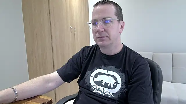 BrettJ81 online show from 11-01-25, 09:44