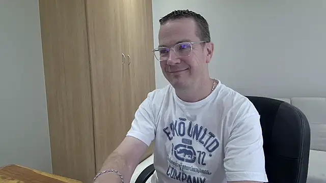 Snapshot of BrettJ81 chatting on 03-13-26, 02:23 BrettJ81 online show from 03-13-26, 02:23