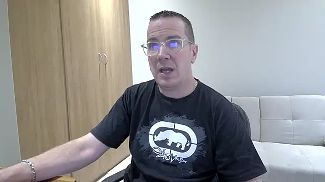 Snapshot of BrettJ81 chatting on 03-18-26, 02:31 BrettJ81 online show from 03-18-26, 02:31