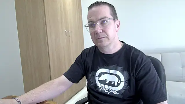 Snapshot of BrettJ81 chatting on 04-04-26, 12:13 BrettJ81 online show from 04-04-26, 12:13