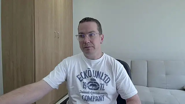 Snapshot of BrettJ81 chatting on 04-12-26, 09:03 BrettJ81 online show from 04-12-26, 09:03