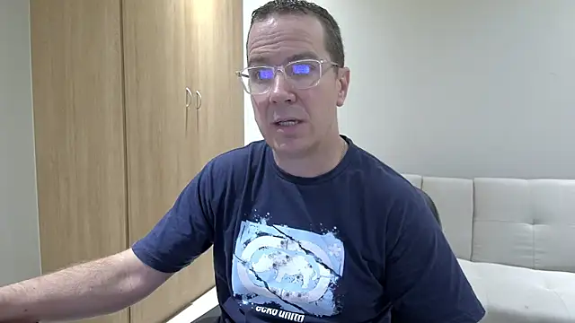 Snapshot of BrettJ81 chatting on 04-14-26, 04:46 BrettJ81 online show from 04-14-26, 04:46
