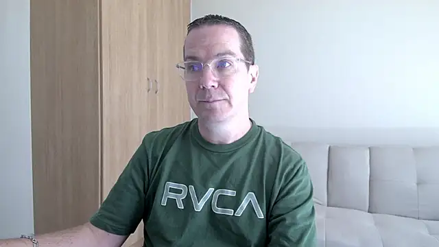 Snapshot of BrettJ81 chatting on 04-18-26, 09:35 BrettJ81 online show from 04-18-26, 09:35