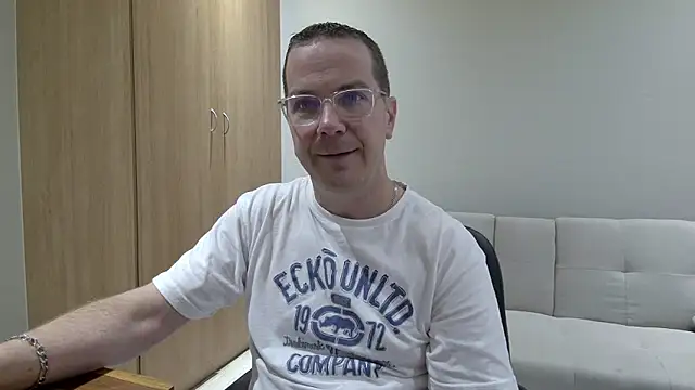 Snapshot of BrettJ81 chatting on 04-22-26, 03:02 BrettJ81 online show from 04-22-26, 03:02