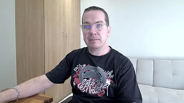 Snapshot of BrettJ81 chatting on 05-02-26, 01:27 BrettJ81 online show from 05-02-26, 01:27