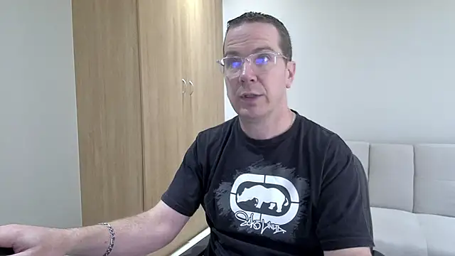 Snapshot of BrettJ81 chatting on 05-15-26, 02:24 BrettJ81 online show from 05-15-26, 02:24