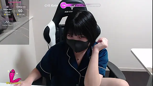 Snapshot of mimika0403 chatting on 12-19-25, 07:48 mimika0403 online show from 12-19-25, 07:48