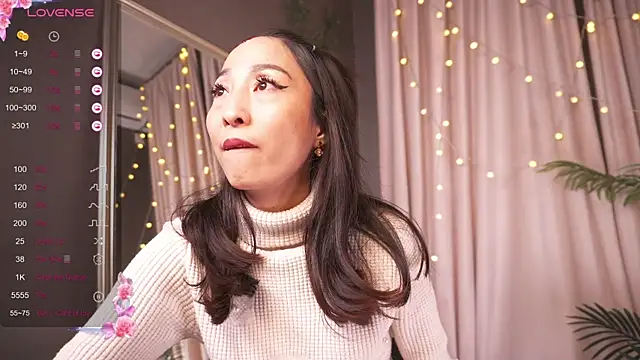 1reisatumi  online show from 11-28-25, 08:33