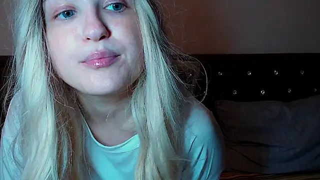 Sara4uu online show from 06-28-26, 08:37