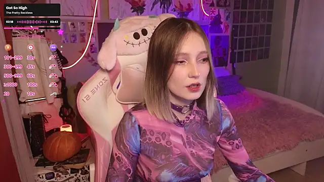 Evie Ro online show from 10-24-25, 08:16