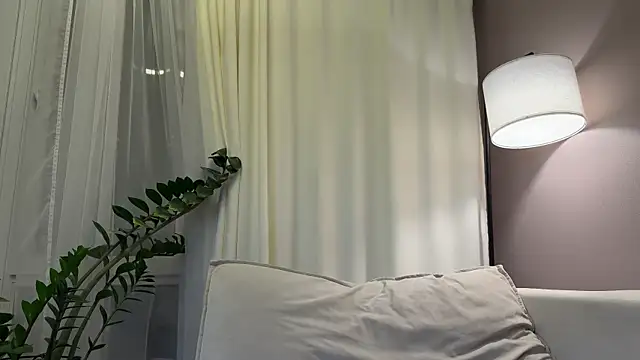 Snapshot of mommy_nadin chatting on 10-05-25, 07:01 mommy nadin online show from 10-05-25, 07:01