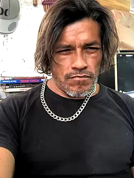 Snapshot of kvr27 chatting on 10-11-25, 02:04 kvr27 online show from 10-11-25, 02:04