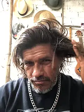 Snapshot of kvr27 chatting on 10-24-25, 08:05 kvr27 online show from 10-24-25, 08:05