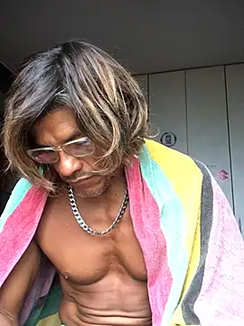 Snapshot of kvr27 chatting on 02-11-26, 12:43 kvr27 online show from 02-11-26, 12:43