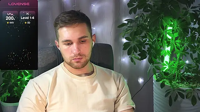 Sweeet  boy online show from 02-17-25, 09:41