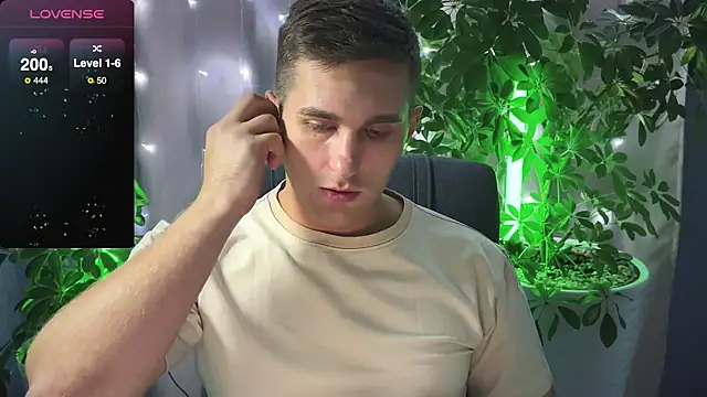 Sweeet  boy online show from 02-22-25, 07:58