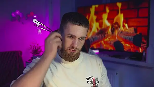 Snapshot of Sweeet__boy chatting on 02-11-26, 09:09 Sweeet boy online show from 02-11-26, 09:09