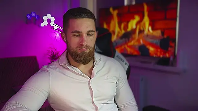 Snapshot of Sweeet__boy chatting on 02-13-26, 09:05 Sweeet boy online show from 02-13-26, 09:05