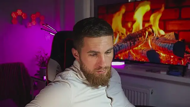 Snapshot of Sweeet__boy chatting on 02-16-26, 12:12 Sweeet boy online show from 02-16-26, 12:12