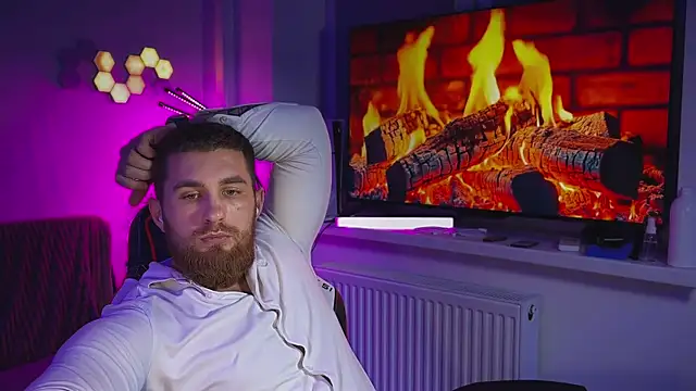 Snapshot of Sweeet__boy chatting on 02-17-26, 02:13 Sweeet boy online show from 02-17-26, 02:13