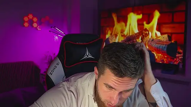 Snapshot of Sweeet__boy chatting on 02-22-26, 06:17 Sweeet boy online show from 02-22-26, 06:17