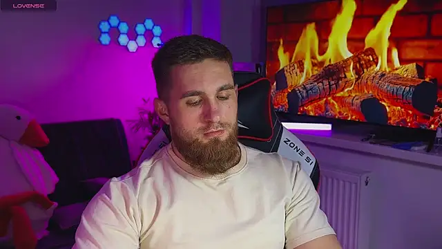 Snapshot of Sweeet__boy chatting on 03-25-26, 10:49 Sweeet boy online show from 03-25-26, 10:49