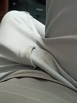 u wan me online show from 02-18-25, 04:26