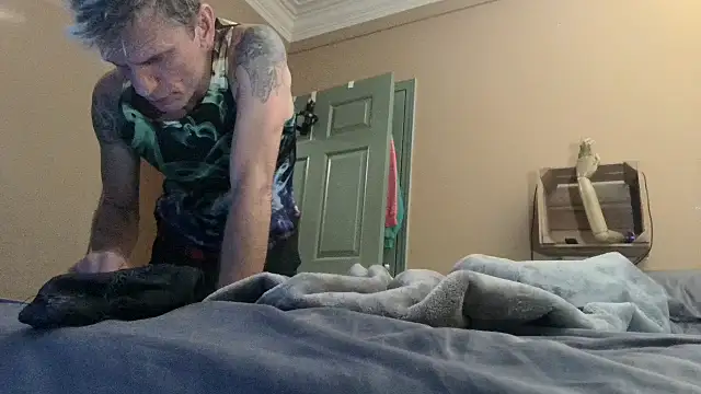 leahcimnikral online show from 11-14-25, 07:29