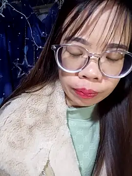   Mai-love19   online show from 11-22-25, 10:31