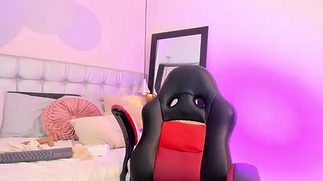 pervert lizza online show from 03-05-25, 04:57