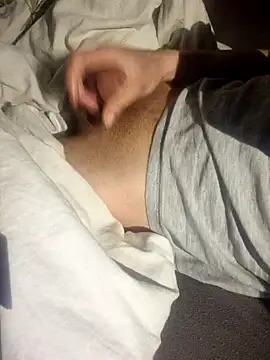 Snapshot of skaylove chatting on 12-12-24, 04:21 skaylove online show from 12-12-24, 04:21