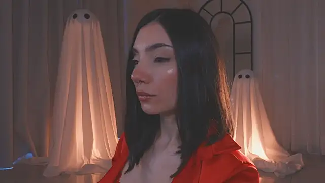 AmyArmstrong online show from 10-24-25, 07:21