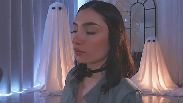 AmyArmstrong online show from 10-25-25, 07:30