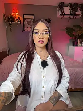 DaniDusan  online show from 11-02-25, 08:00