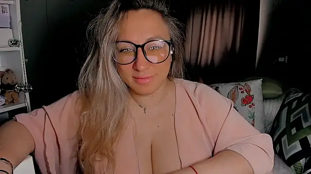 Snapshot of CumOnMy_Tits chatting on 04-22-26, 03:09 CumOnMy Tits online show from 04-22-26, 03:09