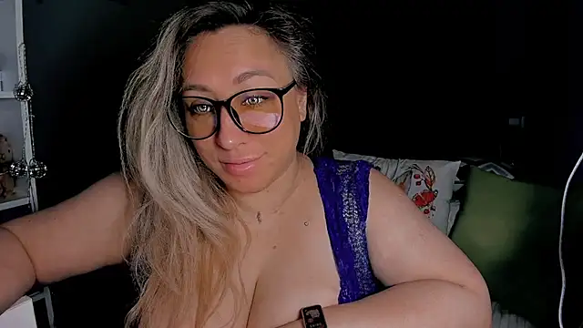Snapshot of CumOnMy_Tits chatting on 04-27-26, 01:47 CumOnMy Tits online show from 04-27-26, 01:47