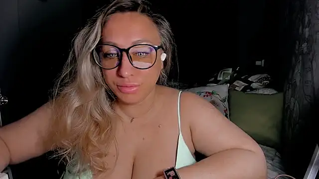 Snapshot of CumOnMy_Tits chatting on 05-06-26, 12:52 CumOnMy Tits online show from 05-06-26, 12:52