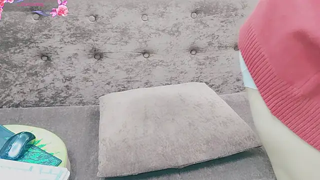 Sophie Secret online show from 11-19-25, 10:21