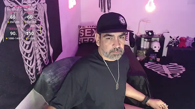 soyelcarlitos  online show from 06-08-26, 07:42