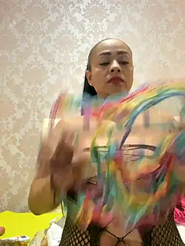 Snapshot of sofia_xxx02 chatting on 10-06-25, 12:02 sofia xxx02 online show from 10-06-25, 12:02