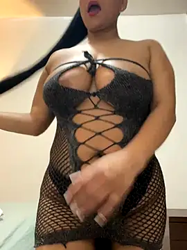 Snapshot of sofia_xxx02 chatting on 10-24-25, 12:12 sofia xxx02 online show from 10-24-25, 12:12