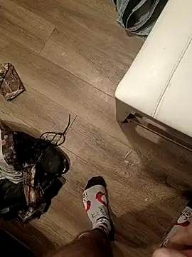 Snapshot of Donglong80 chatting on 12-17-25, 12:55 Donglong80 online show from 12-17-25, 12:55