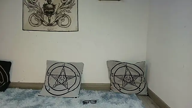 luci fer devil online show from 03-18-26, 01:53